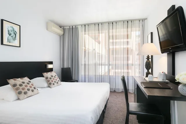 غرفة سوبيريور بسرير كينج، Best Western Hotel Mediterranee Menton 3/10