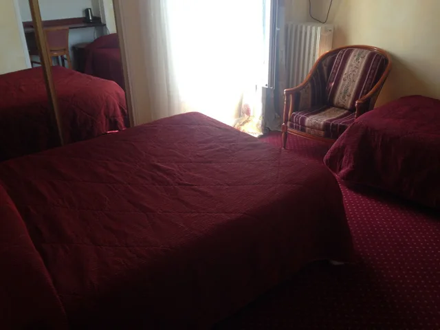 غرفة سوبيريور ثلاثية بسرير مزدوج وسرير فردي، HOTEL DU SQUARE D ANVERS 5/10