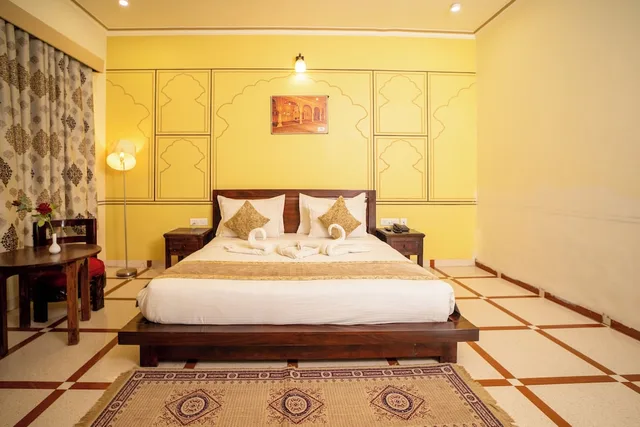 Royal, Heritage, Double Bed، Hotel Laxmi Niwas 2/10