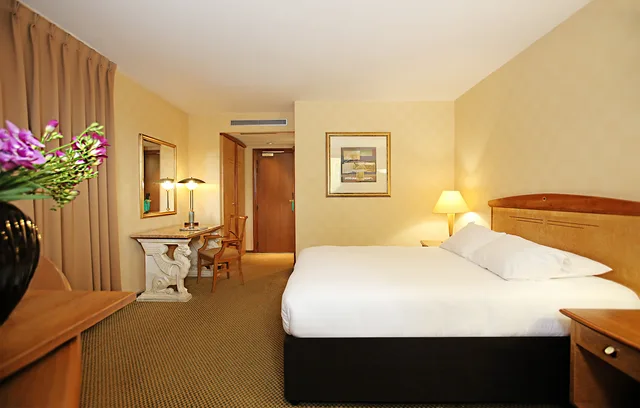 Club, Double or Twin Bed, Millennium Hotel Paris Charles De Gaulle 1/1