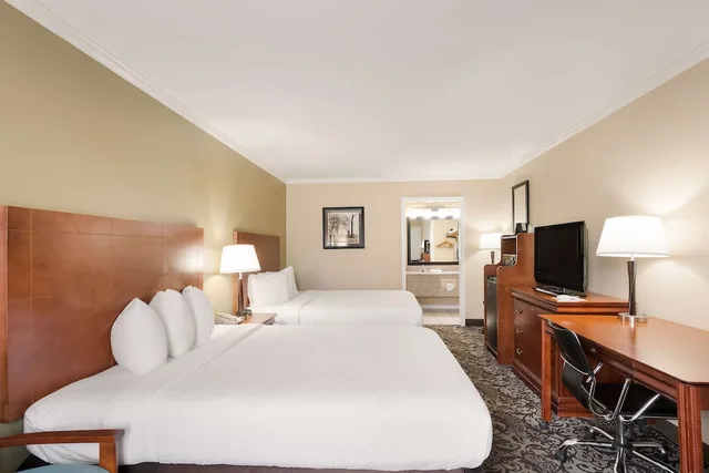 غرفة قياسية بسريرين كوين للمدخنين، Best Western Conway 2/3