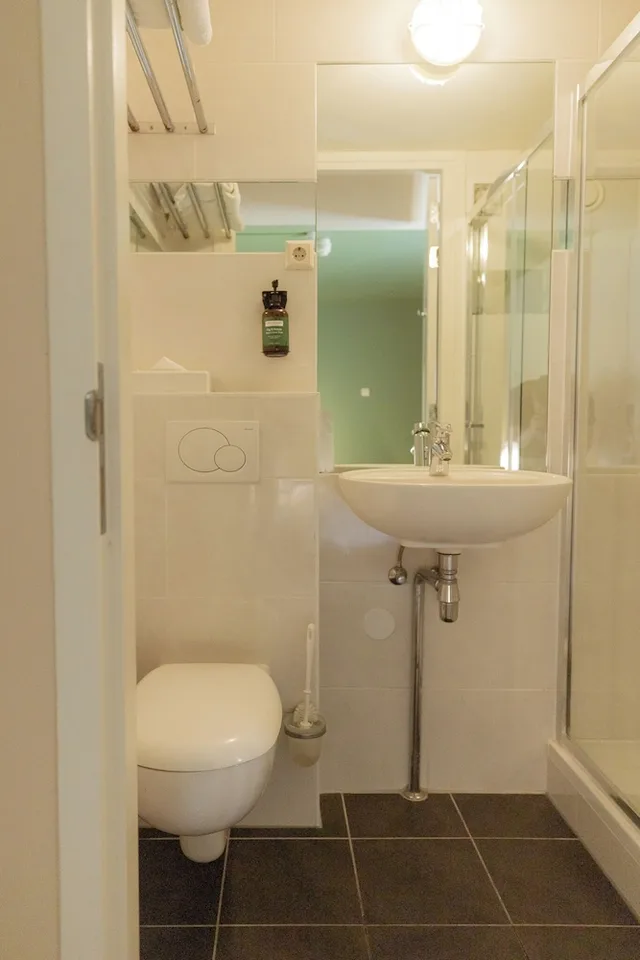 Junior, Double Bed, H2OTEL Rotterdam 4/5