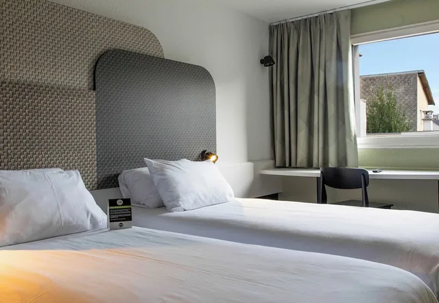 غرفة قياسية بسريرين منفصلين، B&B HOTEL Lourdes Centre Gare 3 etoiles 3/5