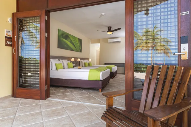 Cabana, King Bed, Beach Front، Lions Dive Beach Resort Curacao 4/9