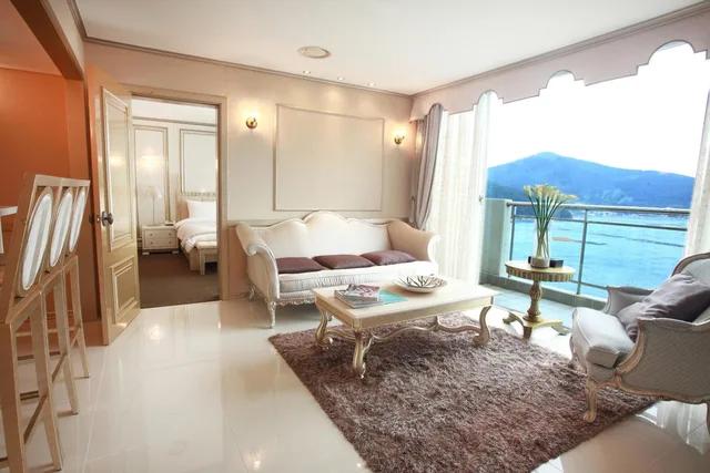 جناح رئاسي، Hotel Riviera Geoje 1/1