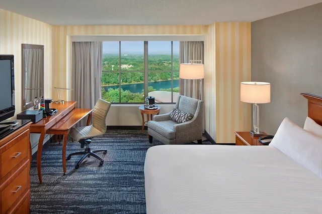 Room, King Bed, Marriott Hartford Downtown 4/10
