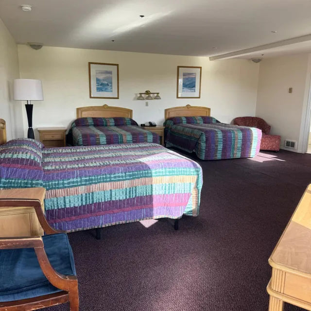 غرفة قياسية ثلاثية، Bayview Inn 5/8