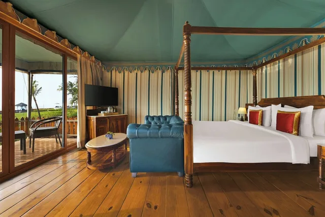 خيمة بريميوم بسرير كينج بإطلالة على الشاطئ، Blue Ocean Resort And Spa 1/2