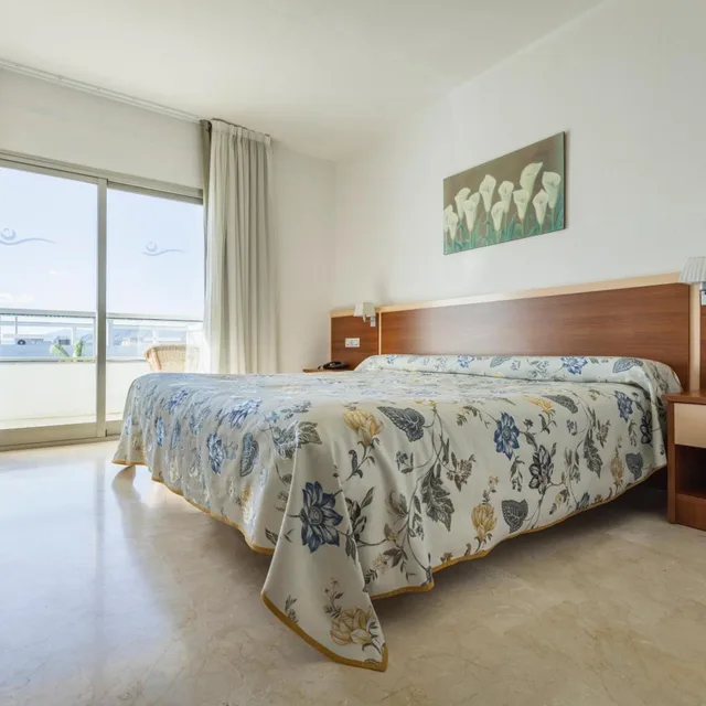 غرفة قياسية بسريرين منفصلين بإطلالة على البحر، Sun Palace Albir and Spa 2/4