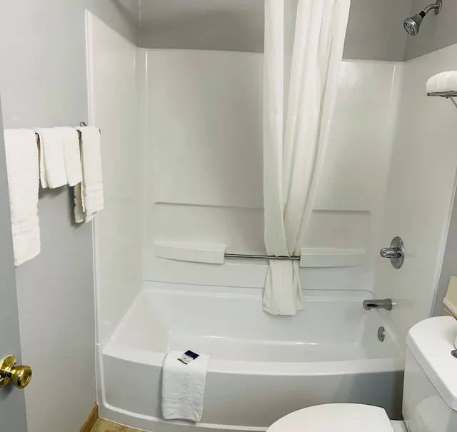 غرفة بسريرين مزدوجين، Americas Best Value Inn & Suites Albemarle 6/6