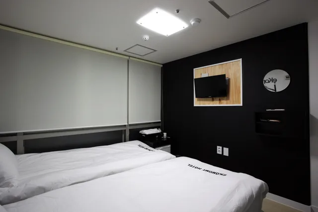 غرفة بسريرين منفصلين، Ekonomy Hotel Myeongdong Premier 8/10