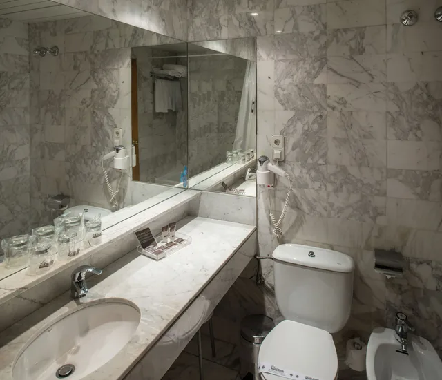 غرفة ثلاثية بسرير مزدوج وسرير فردي، Catalonia Albeniz Hotel 7/7
