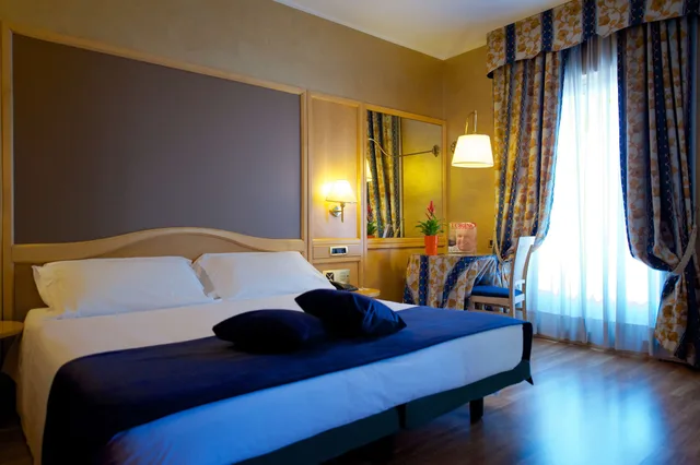 غرفة سوبيريور بسرير كوين بشرفة، Best Western Hotel Luxor 2/10