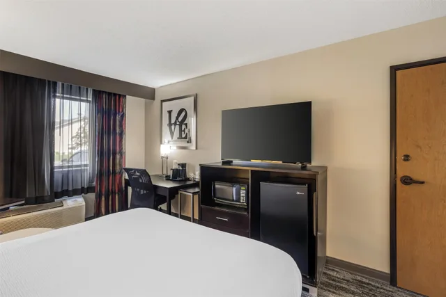 غرفة بسرير مزدوج لذوي الإعاقة، Best Western Shippensburg Hotel 3/5