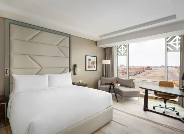 غرفة كلوب بسرير كينج، فندق كراون بلازا جدة السلام(Crowne Plaza Jeddah Al Salam) 3/4