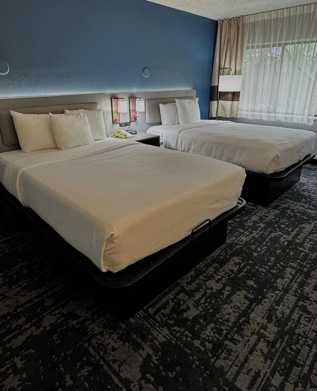 غرفة قياسية بسريرين مزدوجين، Comfort Inn and Suites Madison Airport 5/10