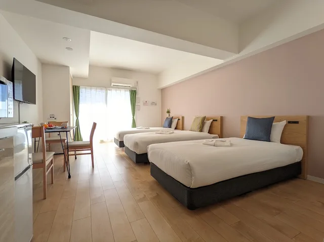 غرفة عائلية بثلاثة أسرّة مع أريكة في طابق مرتفع، Eslead Hotel Namba South I 4/10