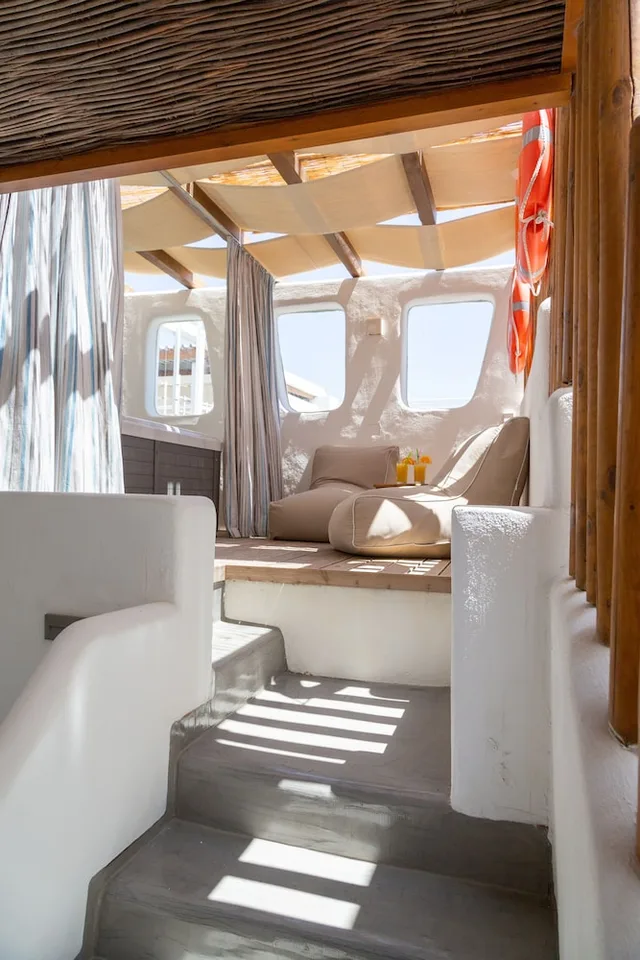 Suite, King Bed, Outdoor Jetted Tub، Glykeria Mini Suites 1/2