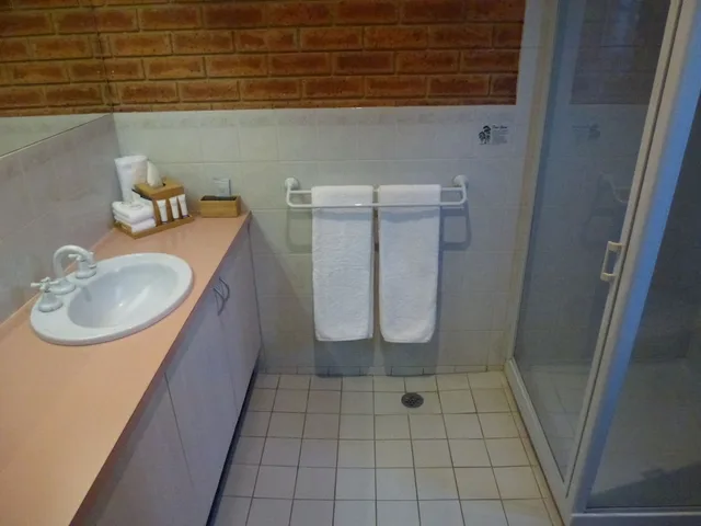 غرفة بسرير كينج، Colonial Motor Inn Bairnsdale 1/3