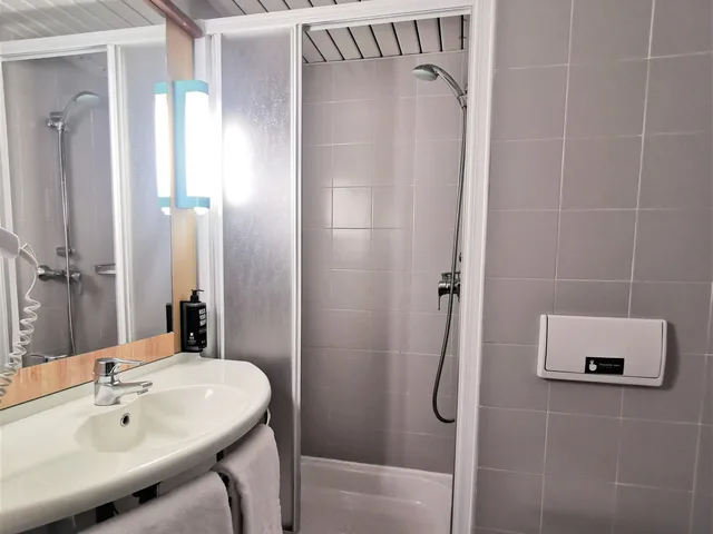 غرفة قياسية بسريرين منفصلين، Ibis Leiria Fatima 8/8