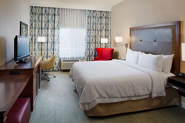 غرفة بريميوم بسرير كينج، Hampton Inn Suites Palmdale 3/8