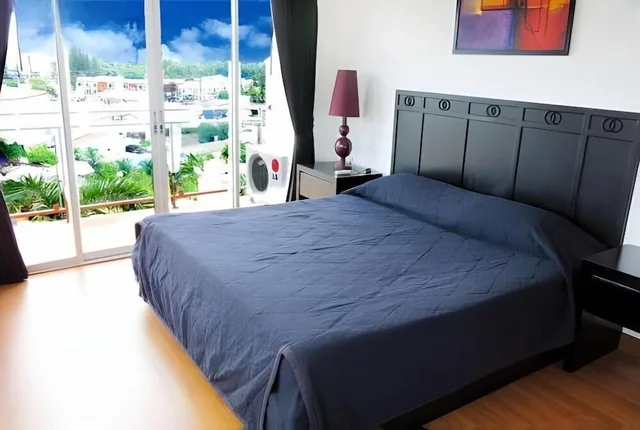دوبلكس بسرير كينج بإطلالة على المدينة بشرفة، The Orchid Kathu Heights Serviced Apartment 1/2