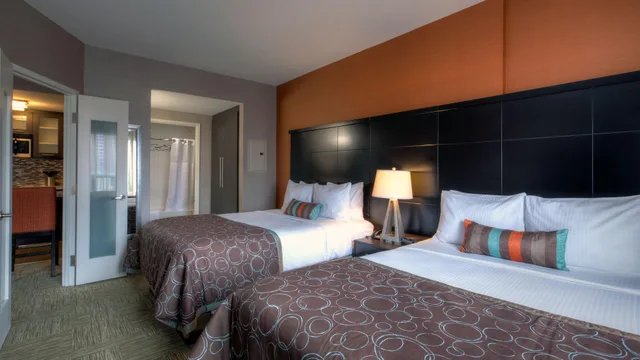 جناح بغرفتي نوم، STAYBRIDGE SUITES HAMILTON - DOWNTOWN 1/1