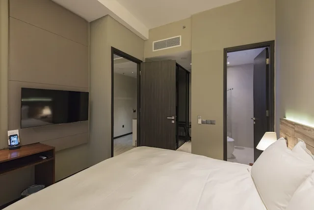 2 Bedrooms, Apartment, 2 King Beds, Laundry, Louis Kienne Serviced Residences 2/7