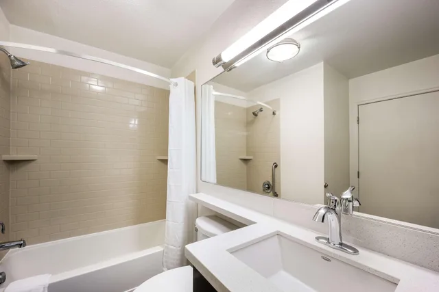 استوديو بسرير كوين، Sonesta Simply Suites Huntsville Research Park 3/4