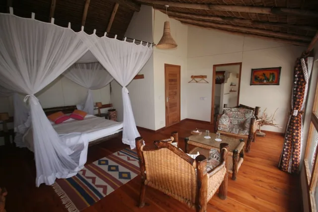 جناح بريميوم بسرير كوين وسرير فردي، Sunbird Lodge Elementaita 3/5