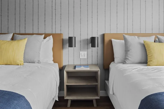 Standard, 2 Queen Beds, Pool Side، Sea Harbor Hotel 2/3