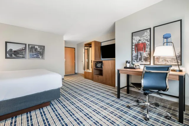 غرفة بسرير كينج، Americinn By Wyndham Bemidji 6/10