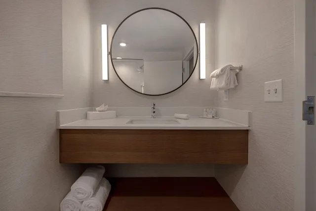 Room, King Bed, Fairfield Inn & Suites by Marriott Denver Airport at Gateway Park 7/8