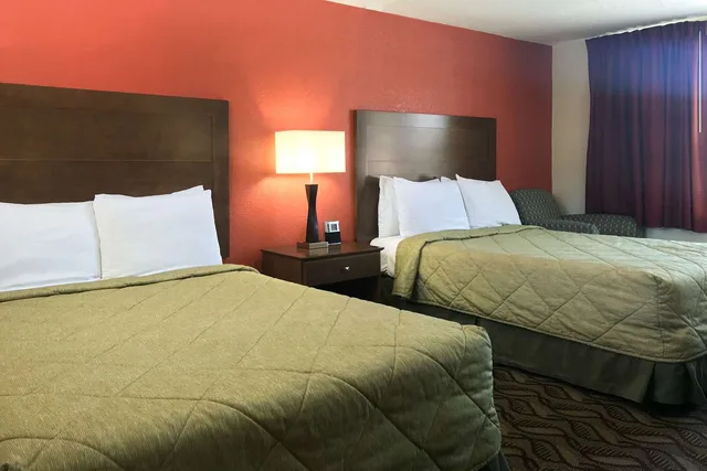 غرفة بسريرين مزدوجين للمدخنين، Super 8 by Wyndham Greensburg/Latrobe 2/2
