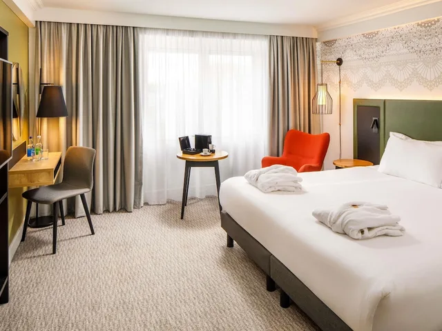 غرفة بريفيليج بسرير كينج، Mercure Nottingham Sherwood Hotel 1/6