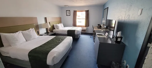 غرفة قياسية بسريرين مزدوجين، Pictured Rocks Inn & Suites 5/6