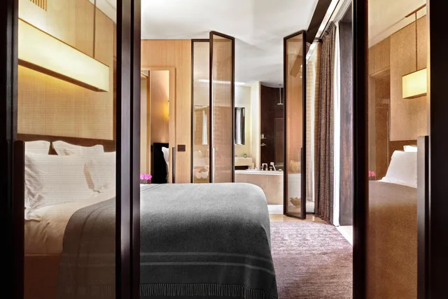 جناح سوبيريور بسرير كينج بإطلالة على الحديقة، Bulgari Hotel Milano 2/4