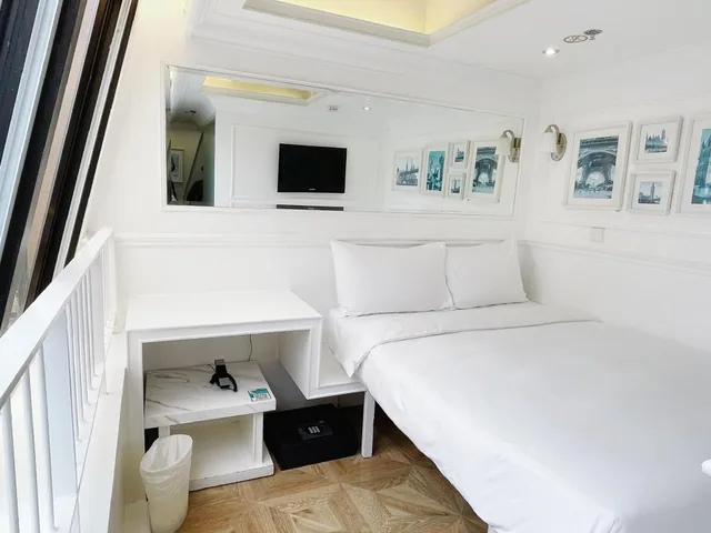 غرفة بسرير كوين في طابق مرتفع، Mini Causeway Bay Hotel 1/4
