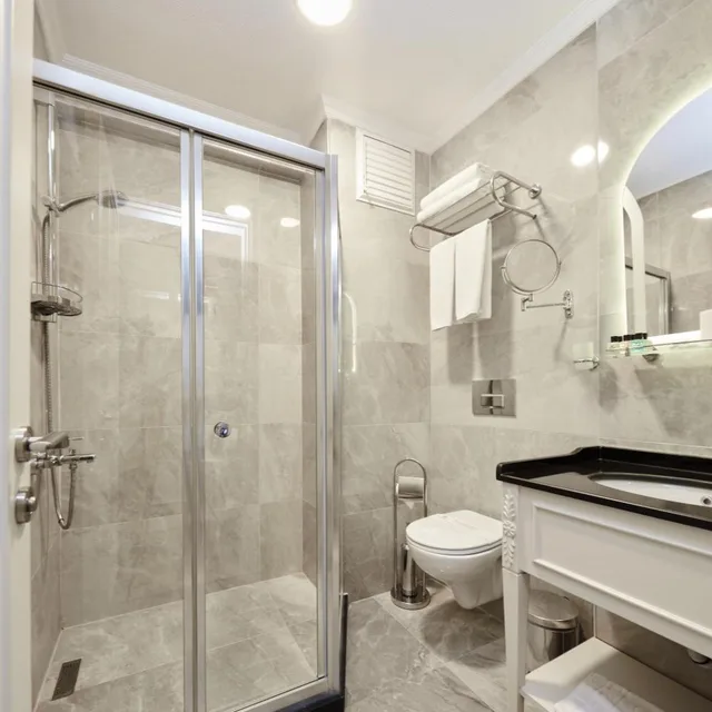 Connecting, Family, 2 Bathrooms، Albinas Hotel 3/4