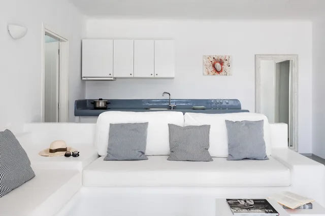 Royal Beachfront Infinity Pool Villa، Casa del Mar Mykonos Seaside Resort 3/8