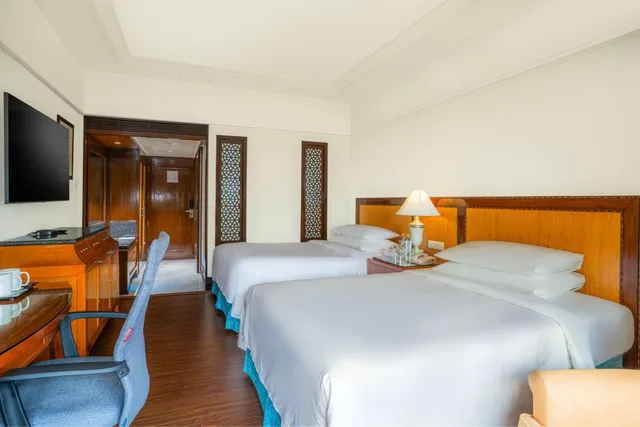غرفة ديلوكس بسريرين منفصلين بحوض استحمام، Hyderabad Marriott Hotel And Convention Centre 3/6