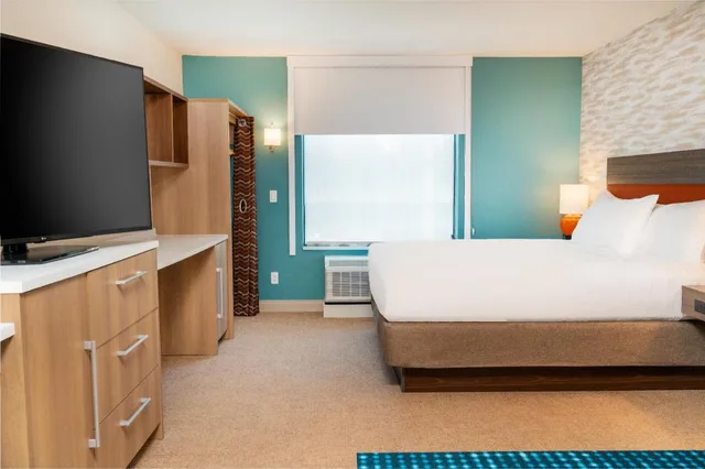 جناح استوديو بسرير كينج مع أريكة لذوي الإعاقة، Home2 Suites By Hilton Corona 1/3