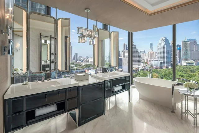 جناح عائلي بسرير كينج وسريرين مزدوجين بشرفة مع دخول صالة النادي، The Ritz-Carlton, Bangkok 5/5