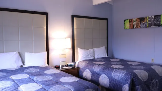 غرفة قياسية بسريرين مزدوجين، Copper Lantern Motor Lodge 2/3