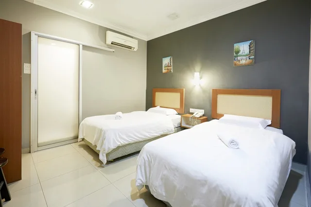غرفة قياسية بسريرين منفصلين، D New 1 Hotel 1/4