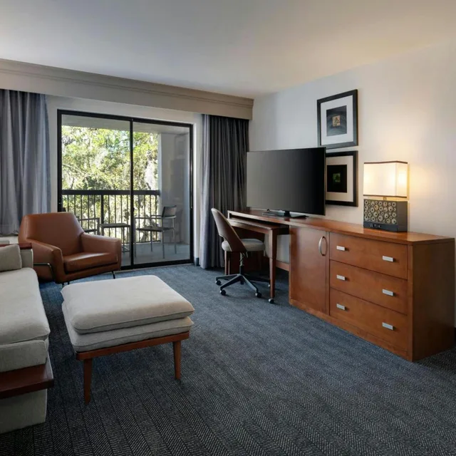 1 Bedroom, Suite, King Bed, Sofa, Balcony, Courtyard by Marriott Tampa North/I-75 Fletcher 3/4
