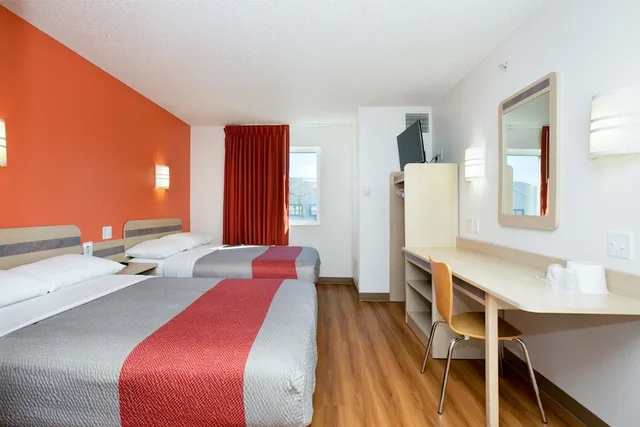 Standard, 2 Double Beds, Motel6 Brooklyn Center, MN - Minneapolis 4/10
