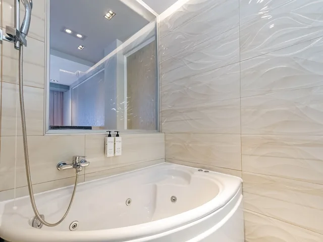 Suite, Queen Bed, Sea View, Sofa, Indoor Jetted Tub، Art Boutique Hotel 5/5