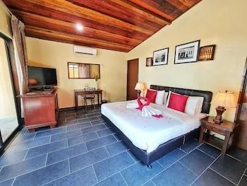 فيلا بسرير كينج، Coconut Beach Villa Langkawi 1/1