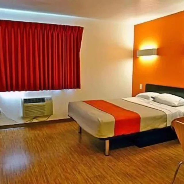 1 Queen Bed - ADA/RI Shower/Non-Smoking، Motel6 McKinney, TX - North 3/5